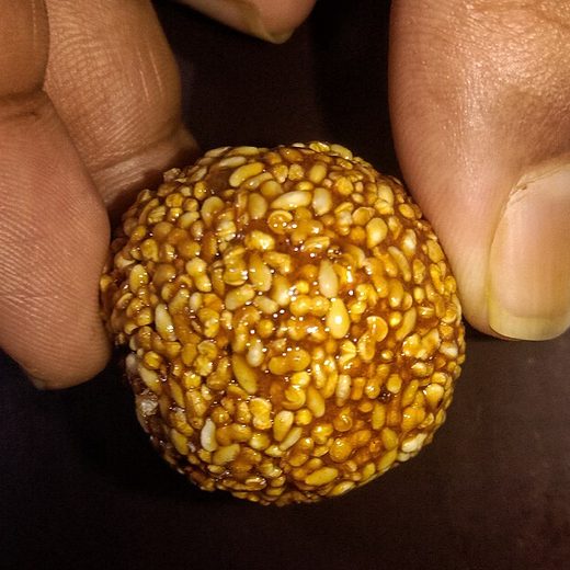 তিলের নাড়ুর ছবি